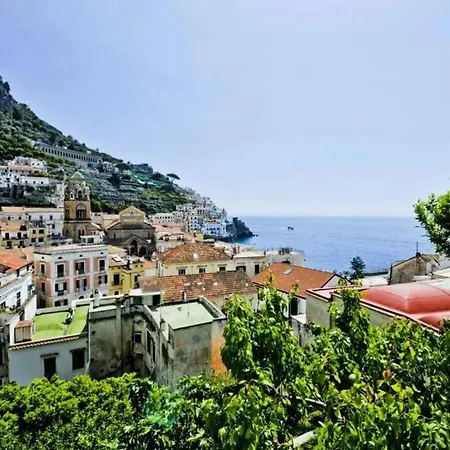 Un Nido Con Vista In Centro Ad Amalfi